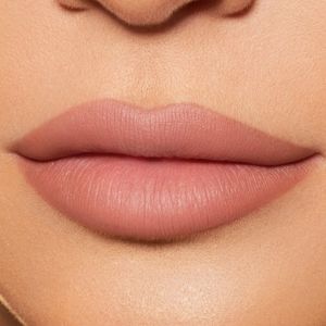 Kylie Cosmetics Makeup - Kylie Jenner Kylie Lip Kit Kylie Cosmetics Makeup - Kylie Jenner Kylie Lip Kit